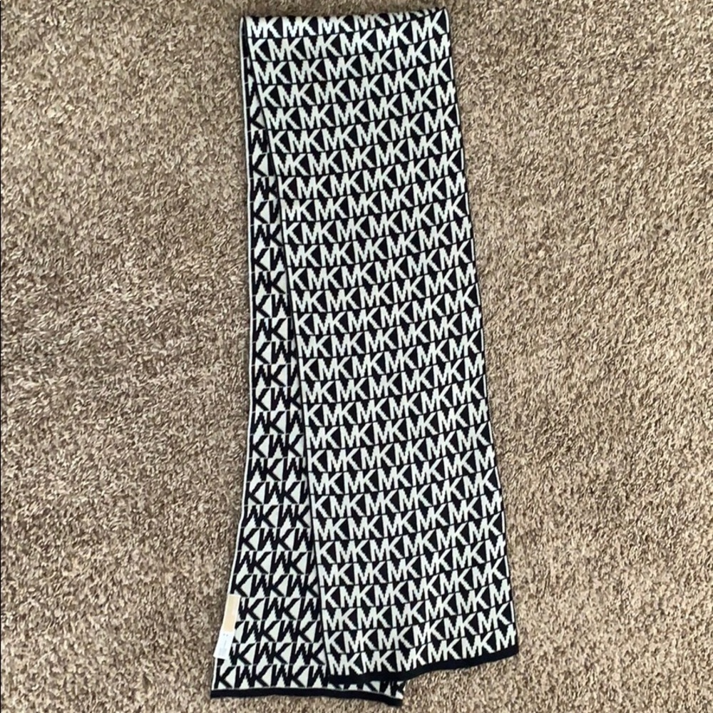 Black and white MK Scarf